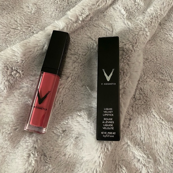 V-Kosmetik - Liquid Velvet Lipstick in shade Bubbly - Picture 1 of 5